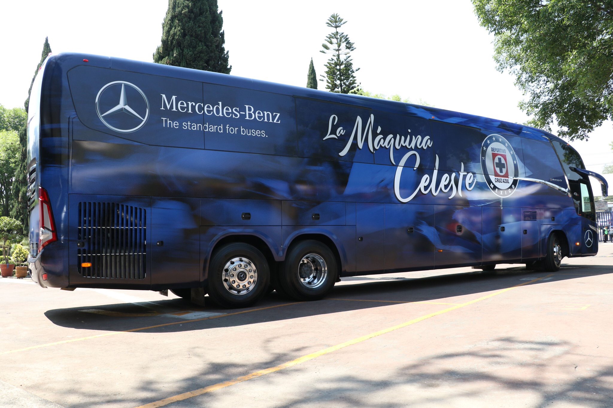 Cruz Azul estrena autobús – Agencia JRF
